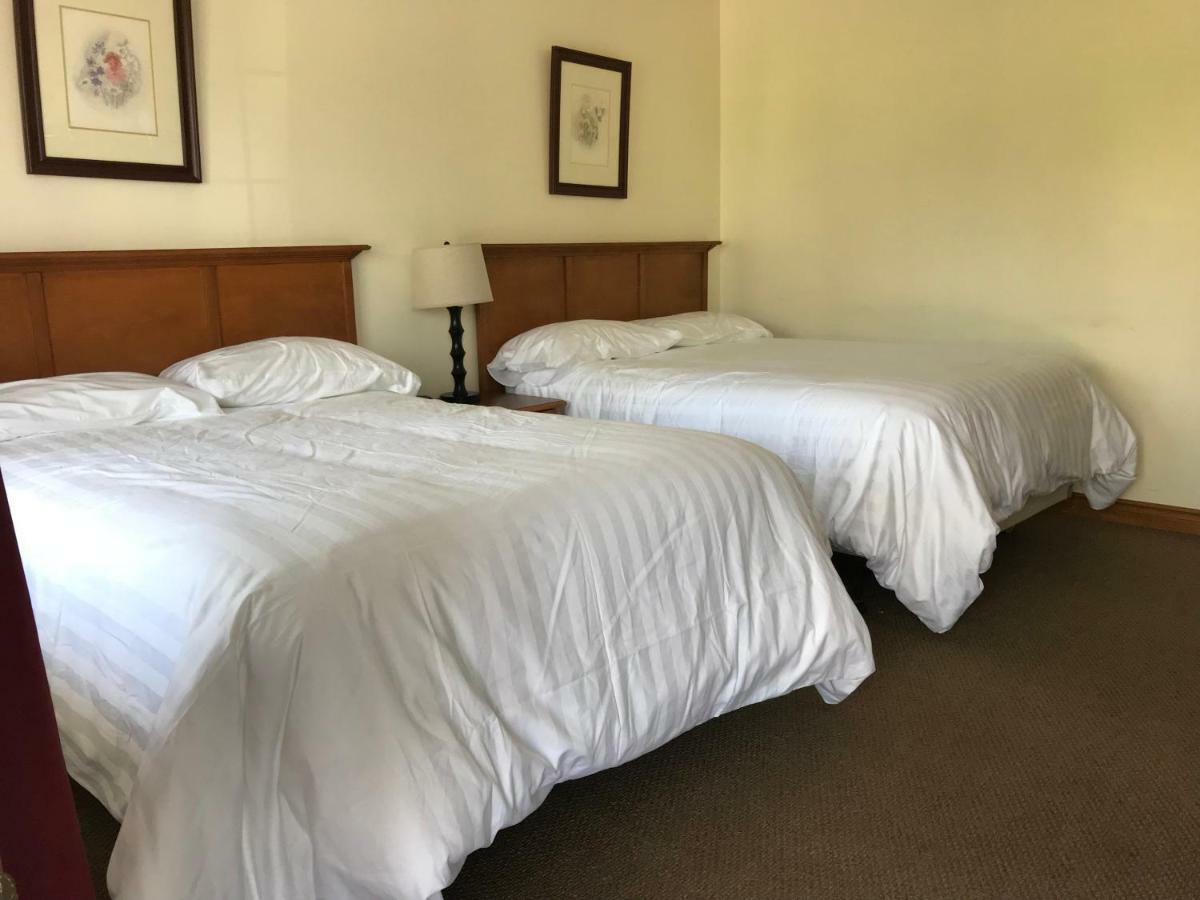 Hopewell Rocks Motel & Country Inn 호프웰 케이프 외부 사진